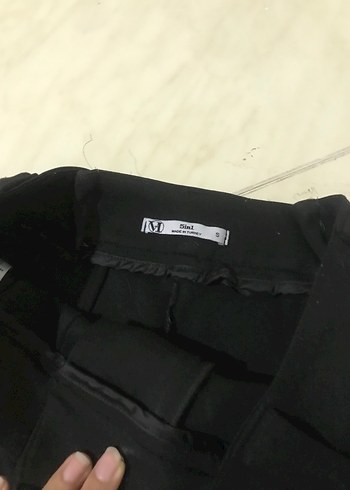 Piliseli Siyah Mini Kumaş Pantolon - Görsel 4