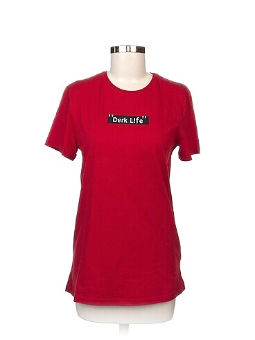 Defacto T-shirt %70 İndirimli.
