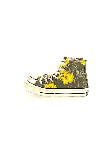 Converse Spor Ayakkabı %70 İndirimli.