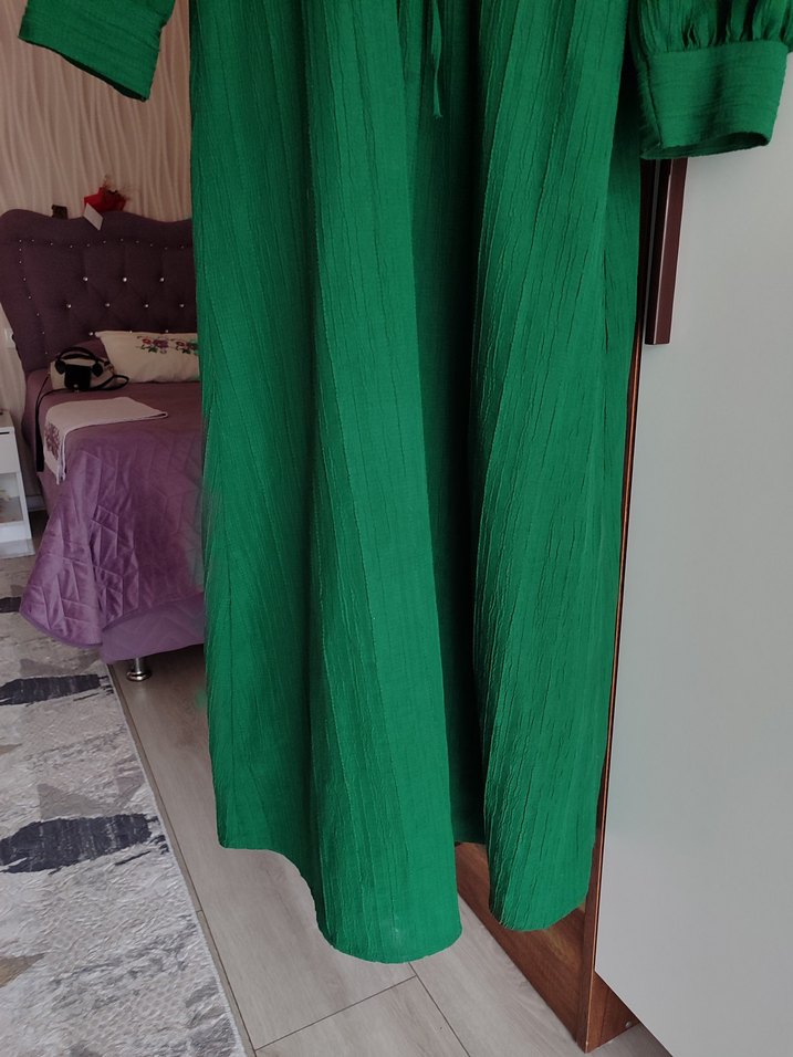 Düğmeli Yeşil Uzun Kollu tesettür elbise - Görsel 5