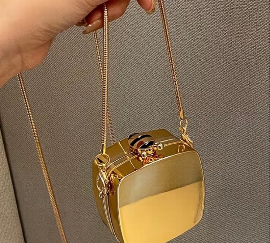 Gold Mini Portföy Çanta - Görsel 3