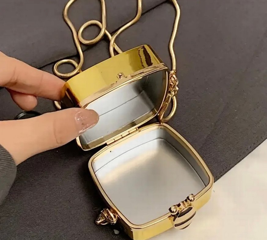 Gold Mini Portföy Çanta - Görsel 4