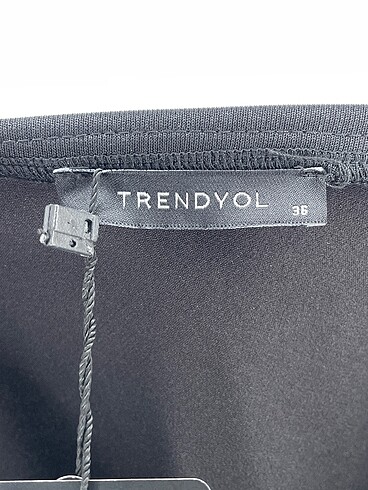 36 Beden siyah Renk Trendyol & Milla Kısa Elbise %70 İndirimli.