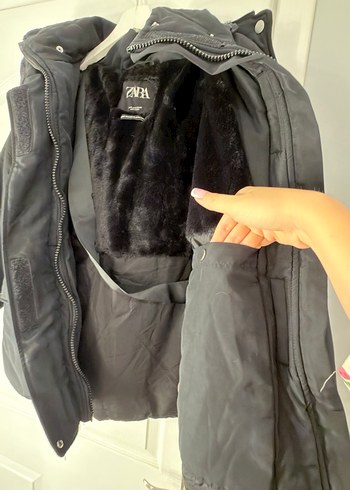 Zara Siyah Kapüşonlu Kadın Mont - Görsel 6