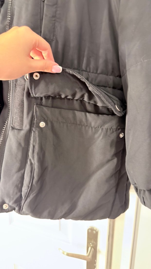 Zara Siyah Kapüşonlu Kadın Mont - Görsel 2