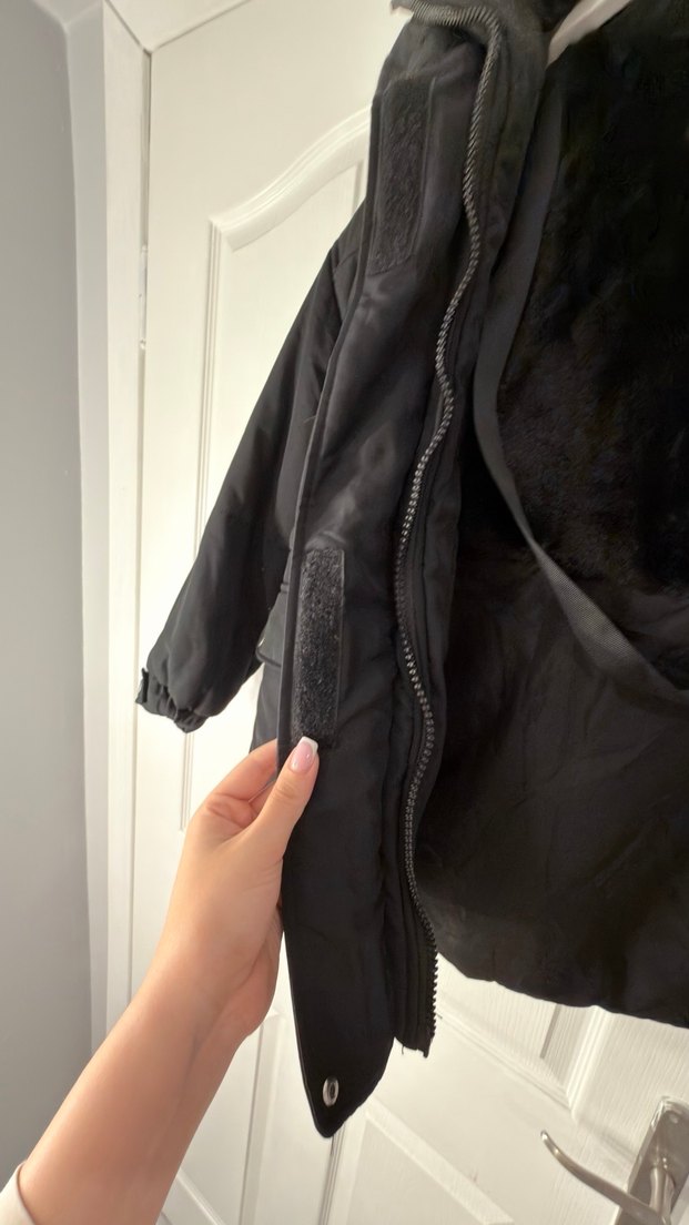 Zara Siyah Kapüşonlu Kadın Mont - Görsel 4