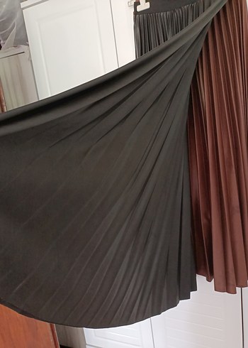 40 Beden Kadın Siyah ve kahverengi Pileli Uzun Etek