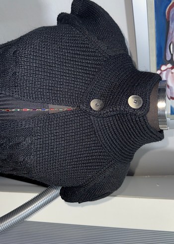 Siyah Kısa Kollu Yüksek Yakalı Triko Süveter - Görsel 2