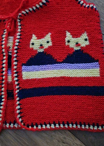 Kız Çocuk Nakışlı Kırmızı Bohem Triko Yelek - Görsel 2