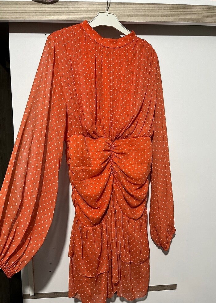 Turuncu puantiyeli elbise - Görsel 3
