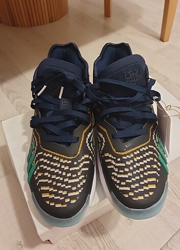 Adidas Sıfır adidas D.O.N Issue 4, 43 numara