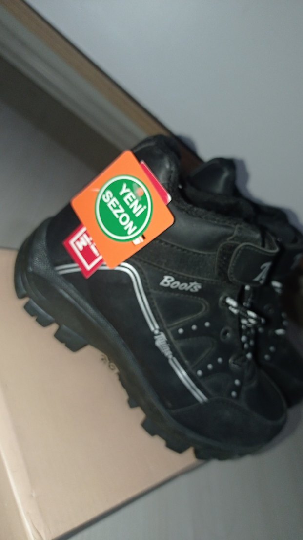 Siyah çocuk bot - Görsel 4