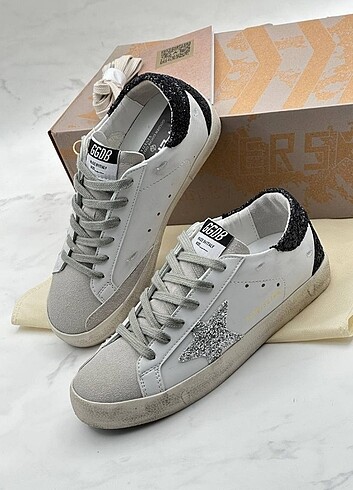 GOLDEN goose delux 