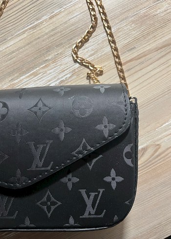 Zincir Detaylı Kadın Çanta - Görsel 2