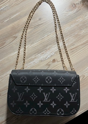 Zincir Detaylı Kadın Çanta - Görsel 3