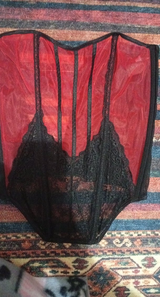 Dantel Detaylı Kırmızı Siyah Gotik Straplez Büstiyer - Görsel 2