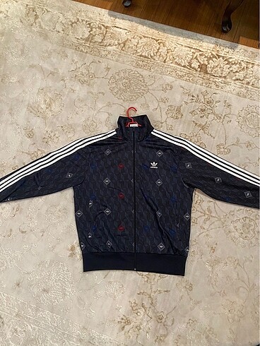 l Beden Adidas mono hırka