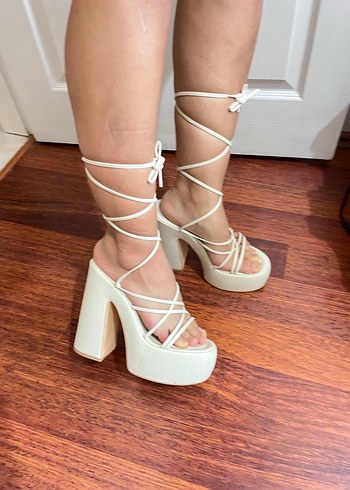 Beyaz Platform Topuklu Bağcıklı Kadın Ayakkabı - Görsel 4