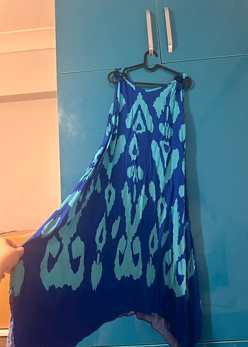 Mavi Tie-Dye Desenli Uzun Drapeli Elbise - Görsel 2