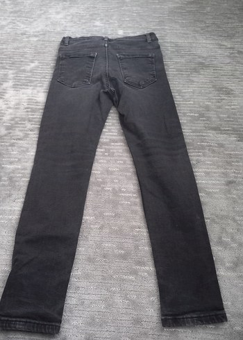 3 adet erkek çocuk kot pantolon sıfır gibi 9 10 yaş