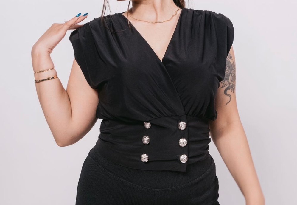 Düğmeli Siyah Mini V Yakalı Kadın Bluz - Görsel 2