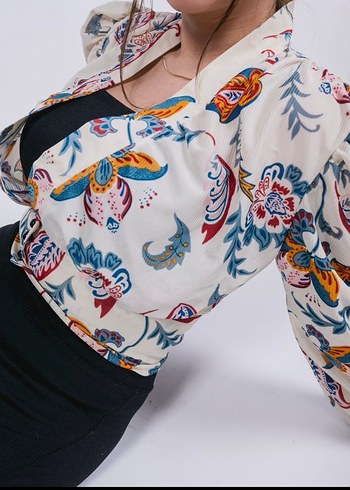 Renkli Desenli Düğmeli Bohem Bluz - Görsel 2