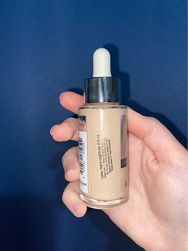 Beden Maybelline New York Super Stay Skin Tint