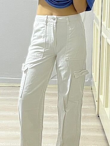beyaz trendyol kargo pantalonu/ jean