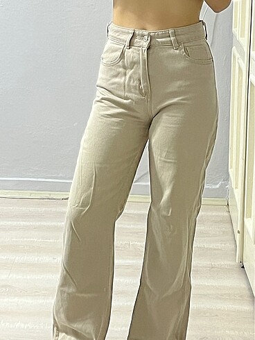 bej kot pantalonu