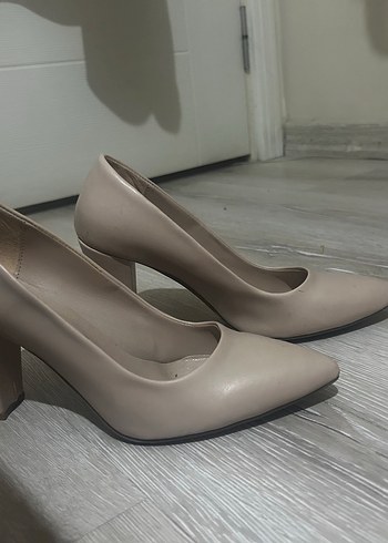 Hotiç Bej Stiletto Topuklu Kadın Ayakkabı