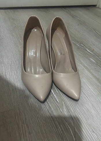 Bej Stiletto Topuklu Kadın Ayakkabı