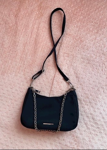 Bershka Zincir Detaylı Siyah Kadın Çanta - Görsel 2