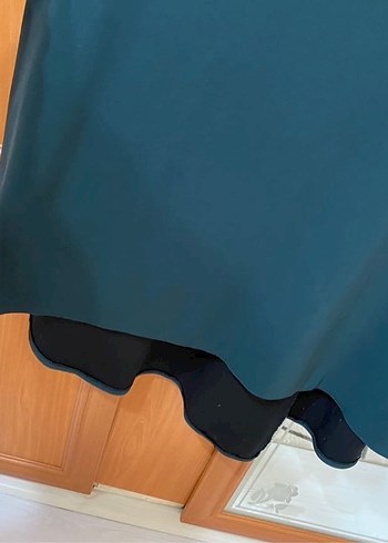 Uzun Kollu İşlemeli Turkuaz Abiye Elbise - Görsel 3