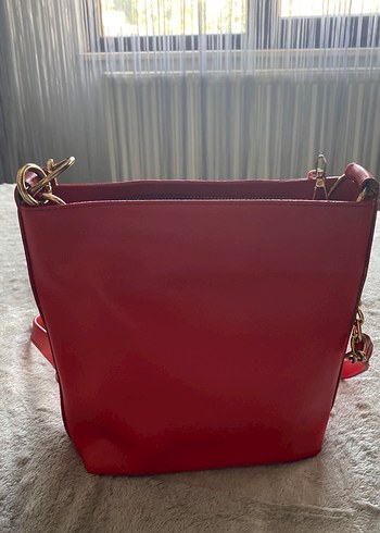 Elle Elle marka çapraz zincir detaylı kol çantası