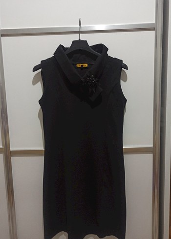 Kolsuz Siyah Midi Elbise - Görsel 2