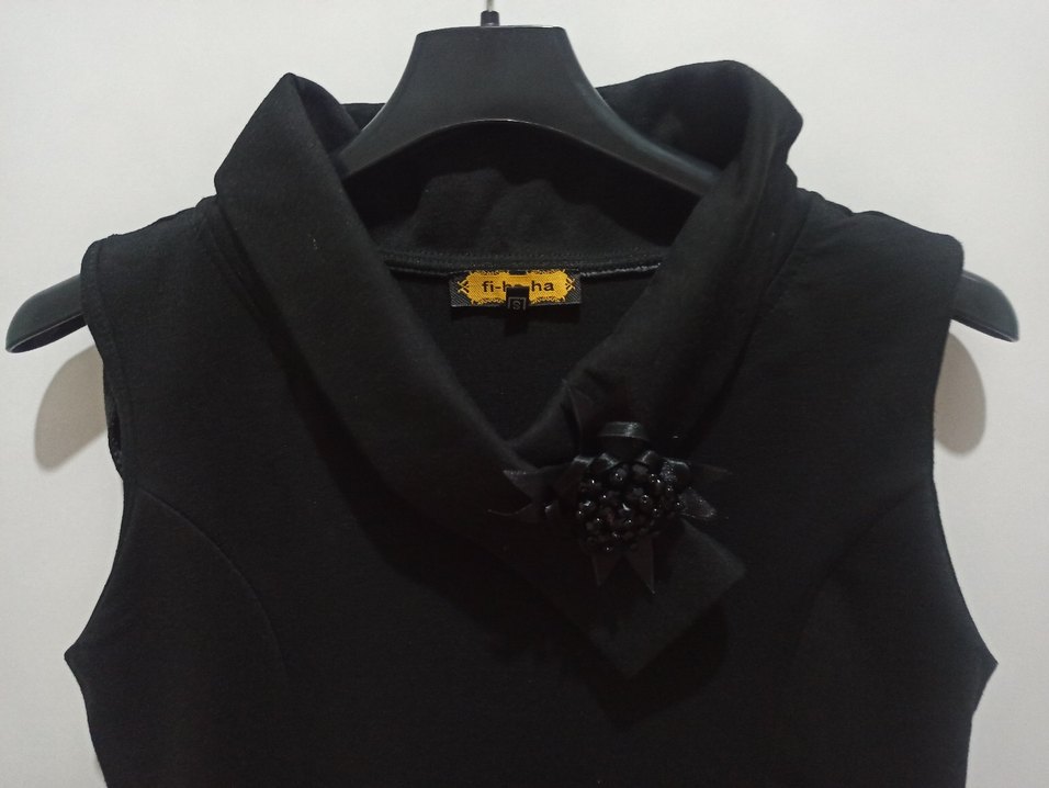 Kolsuz Siyah Midi Elbise - Görsel 4