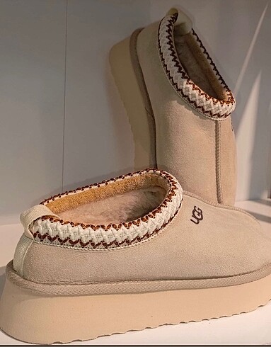 UGG & ORIGINAL