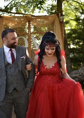 Hakkı Şahin Markalı Kırmızı Drapeli Uzun Bohem  Elbise. - Görsel 2