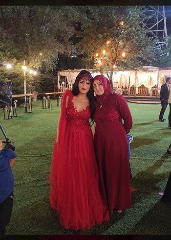 Hakkı Şahin Markalı Kırmızı Drapeli Uzun Bohem  Elbise. - Görsel 3