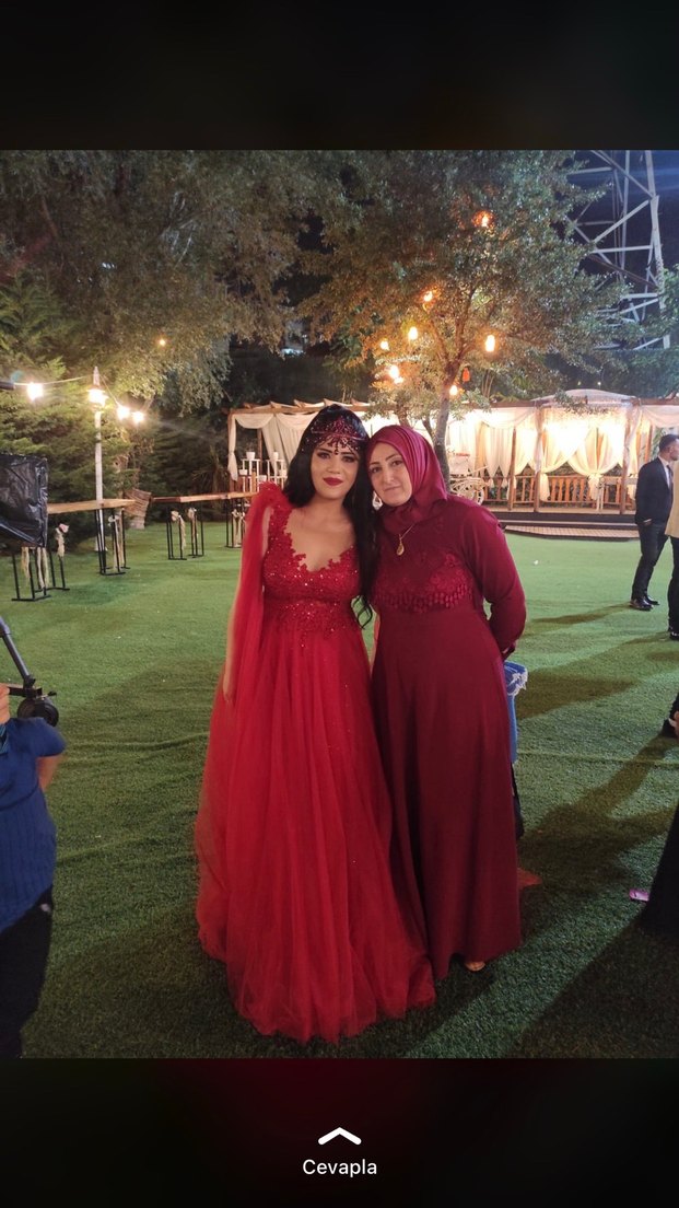 Hakkı Şahin Markalı Kırmızı Drapeli Uzun Bohem  Elbise. - Görsel 3