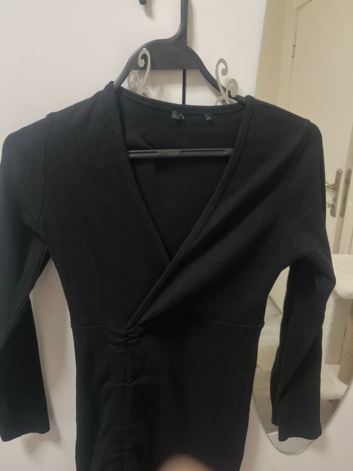 Siyah V Yaka elbise - Görsel 3