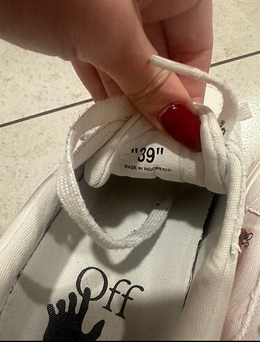 39 Beden Off-White Kadın Spor Ayakkabısı
