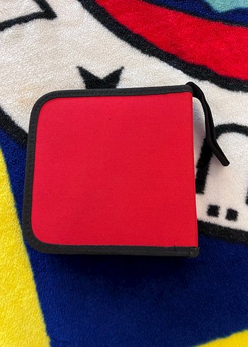 Kırmızı Fermuarlı CD Çantası - Görsel 2