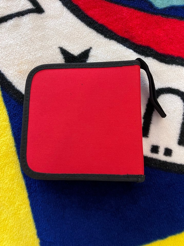 Kırmızı Fermuarlı CD Çantası - Görsel 2