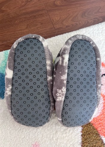 Gri Kürklü Kız Erkek Çocuk Sıcak Ev Terliği - Görsel 4