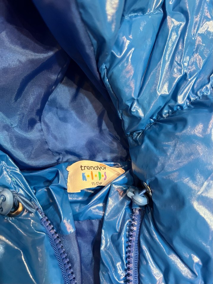 Parlak Mavi Kapüşonlu Çocuk Kışlık Mont Yağmurluk - Görsel 4