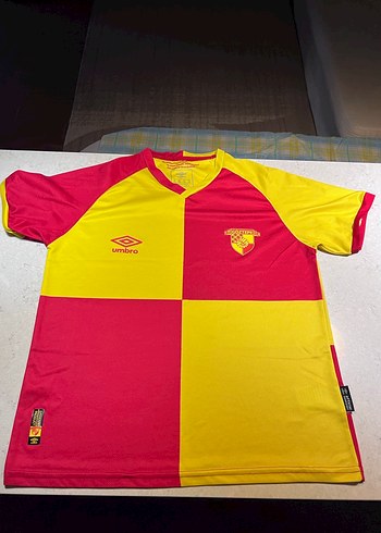 Sarı-Kırmızı Göztepe Kısa Kollu Spor Forma ve Siyah Şort - Görsel 2
