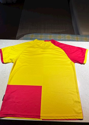 Sarı-Kırmızı Göztepe Kısa Kollu Spor Forma ve Siyah Şort - Görsel 4