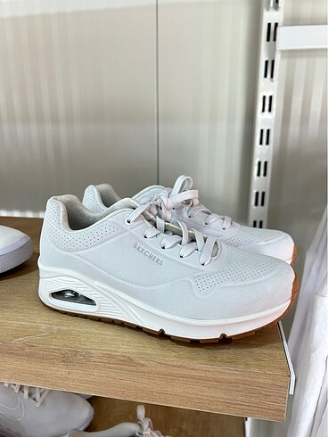 37 Beden Skechers 37 Numara Sıfır Orjinal Spor Ayakkabı
