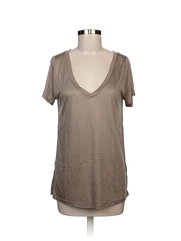 H&M T-shirt %70 İndirimli.